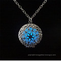 2016 New Style Crystal Blue Luminous Stone Necklace Single Crystal Necklace